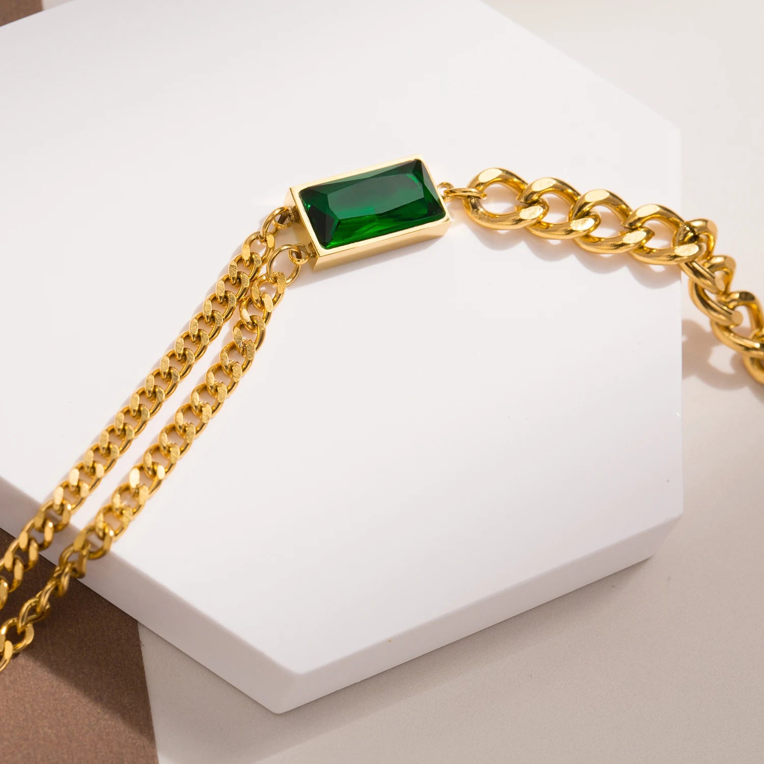 Classic Emerald Asymmetric Chain Necklace