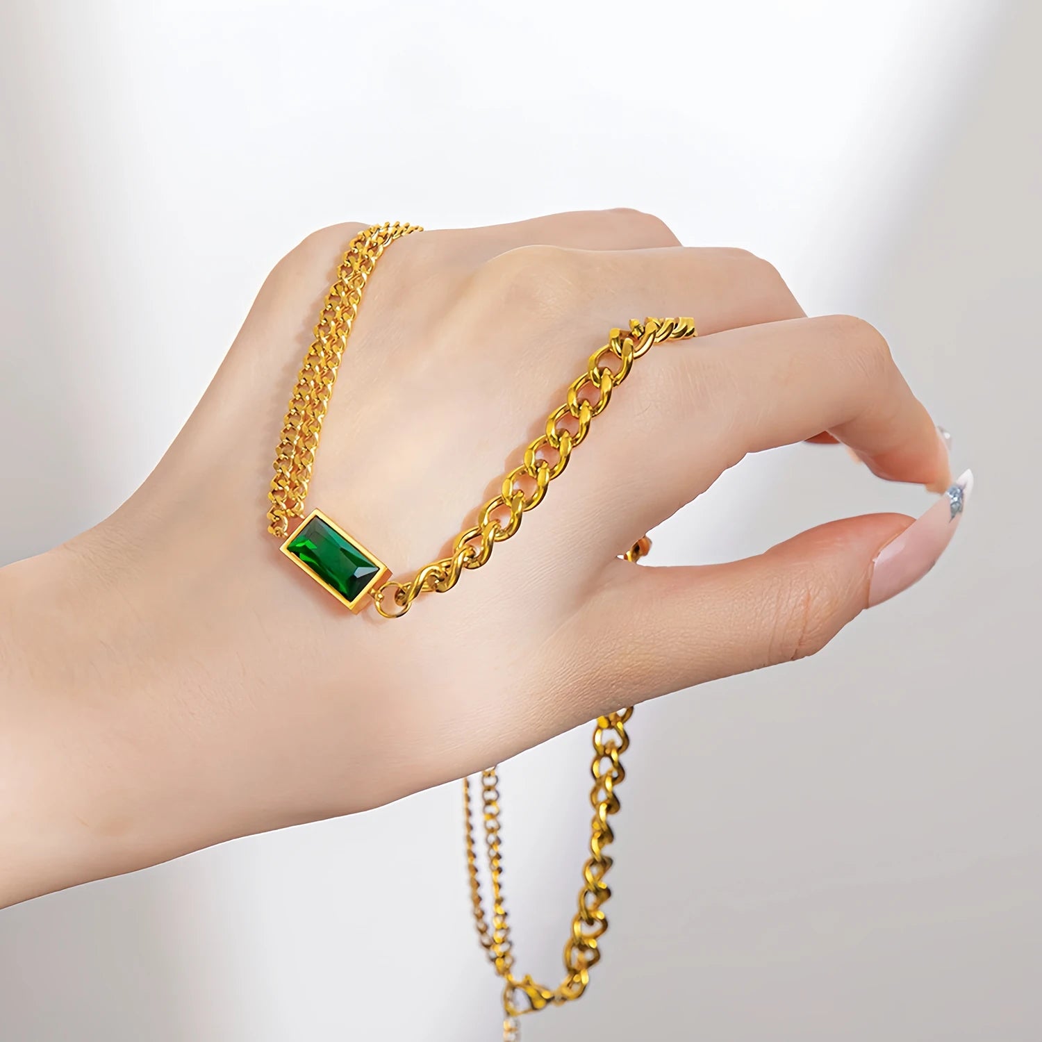 Classic Emerald Asymmetric Chain Necklace